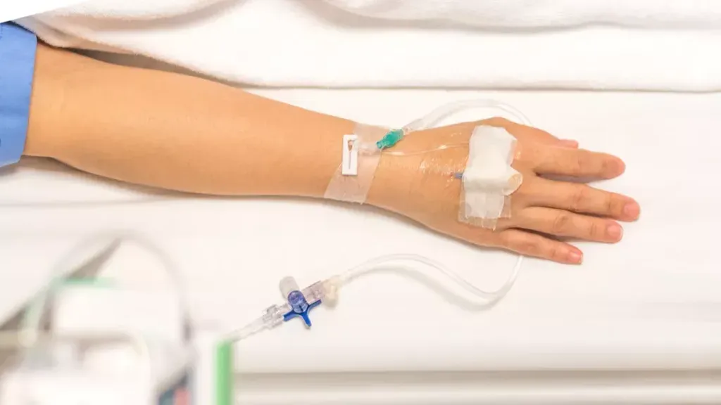 Mau Infus Whitening? Begini Cara Pilih Klinik Profesional yang Tepat