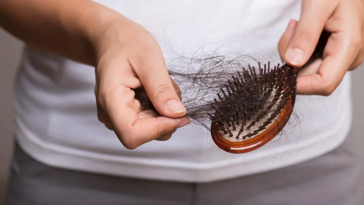 Rambut Rusak dan Rontok? Begini Cara Mengatasinya dari Akar