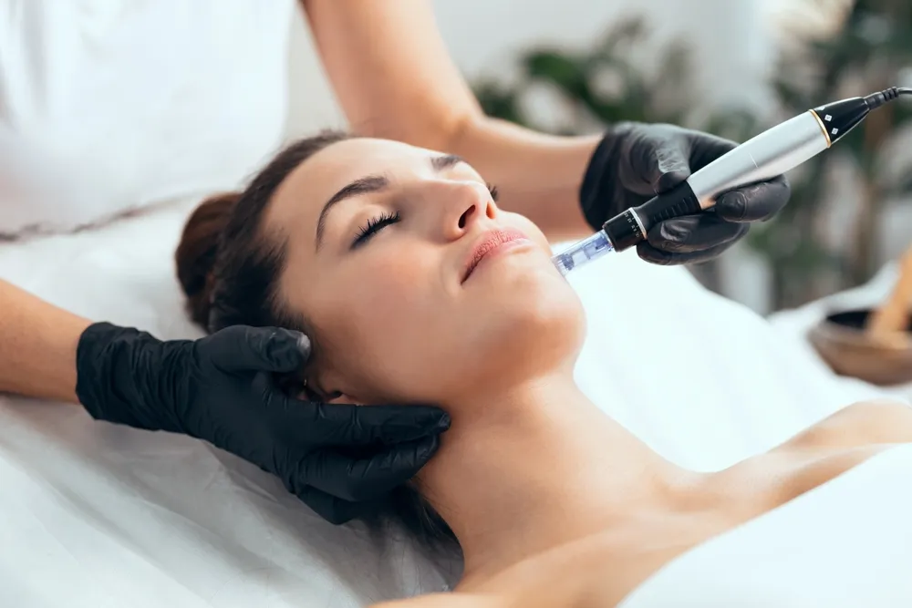 Punya Masalah Kulit Kusam? Treatment Meso Bisa Jadi Solusimu
