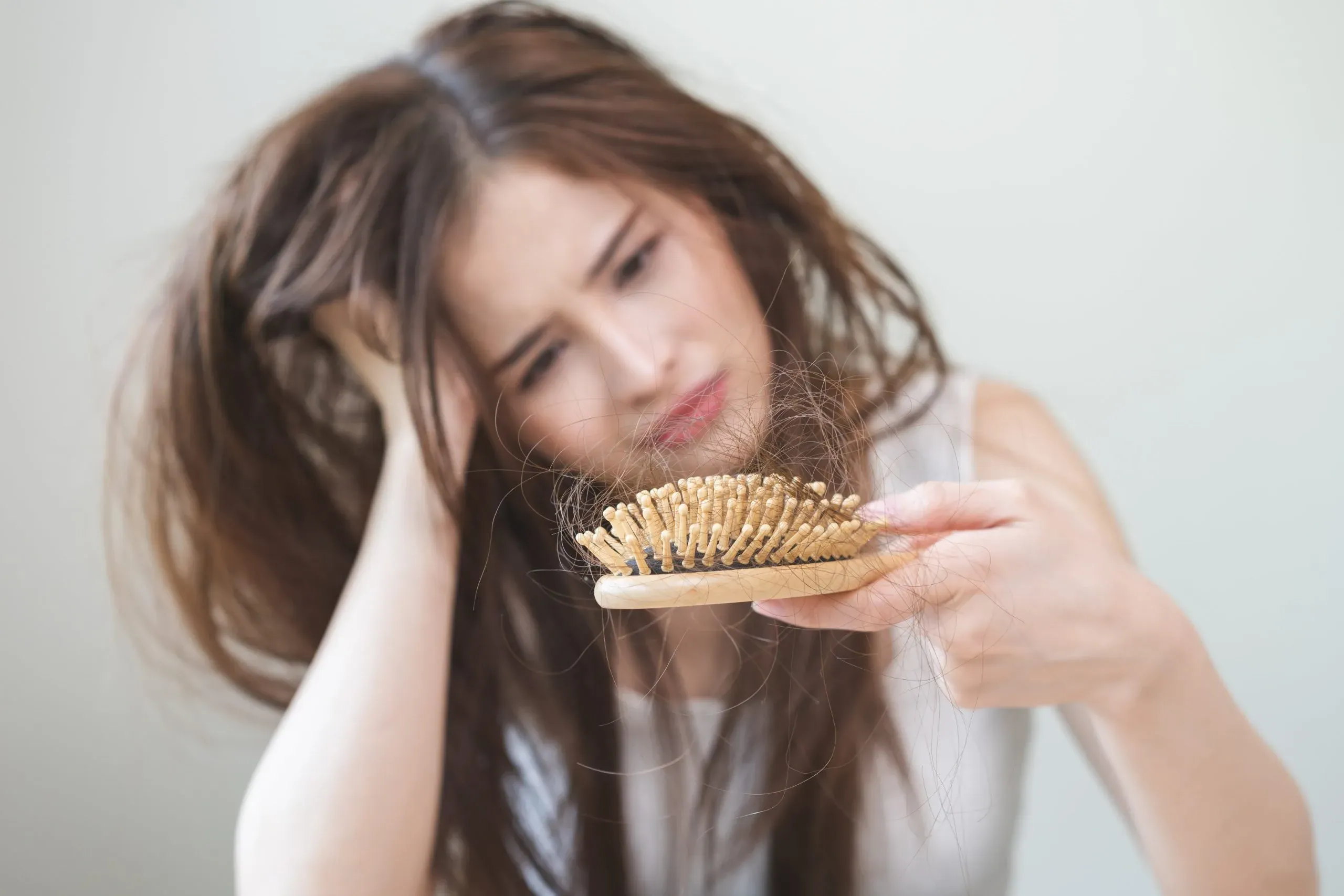 Kenapa Rambut Rontok Parah? Ternyata Stres Bisa Jadi Penyebab Utamanya