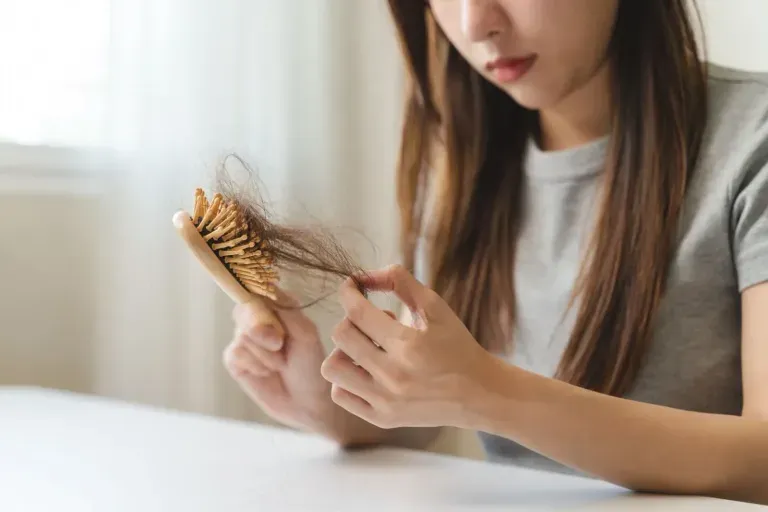 Inilah 3 Penyebab Rambut Rontok yang Jarang Disadari