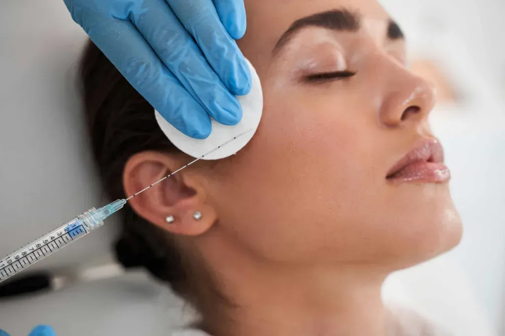 Dokter Ahli Jelaskan Cara Aman Suntik Lemak Pipi Tanpa Risiko