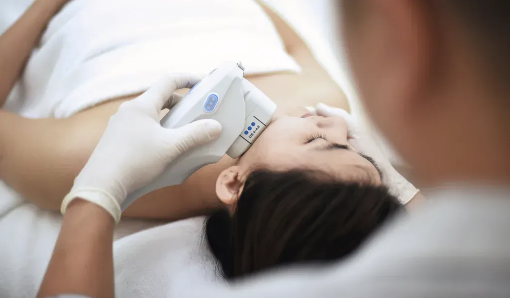 Mengapa Ultherapy Dianggap Lebih Unggul dari HIFU Biasa?