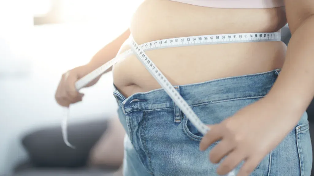 Cara Mengecilkan Perut: 6 Strategi Jitu, dari Diet Hingga Treatment