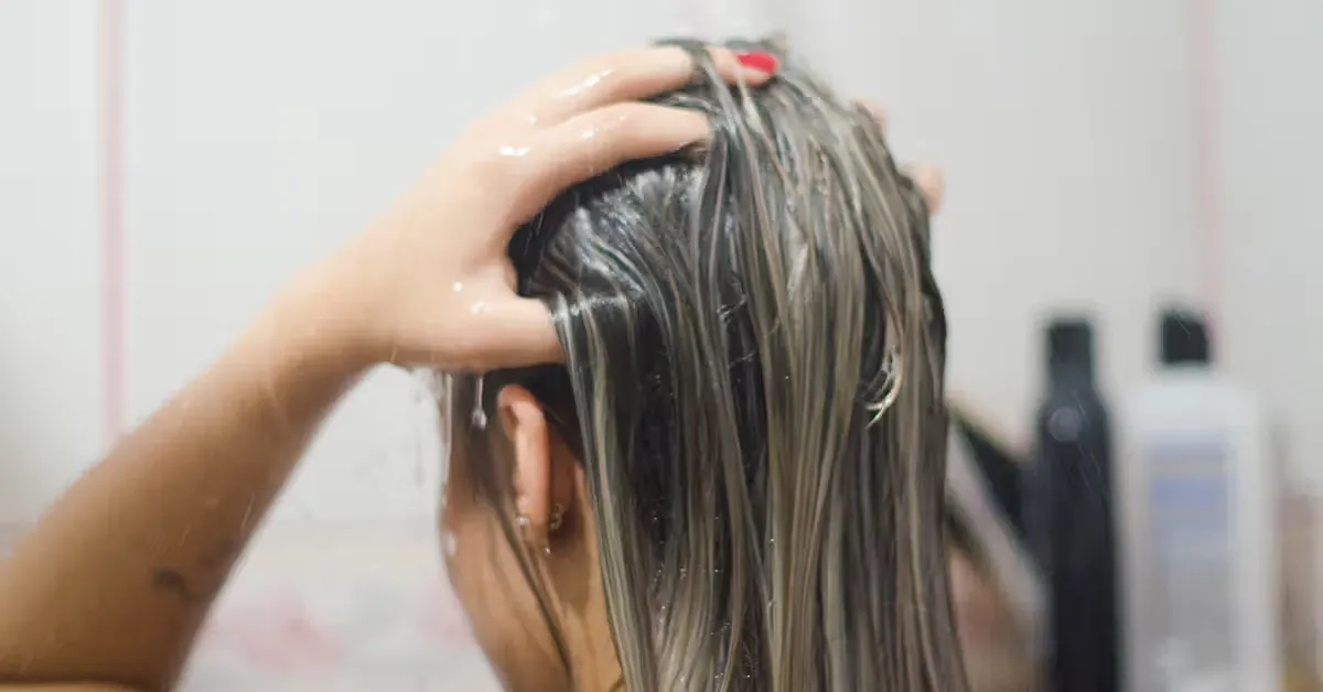 Bagaimana Cara Merawat Rambut Agar Tebal? Coba Masker Alami Ini!