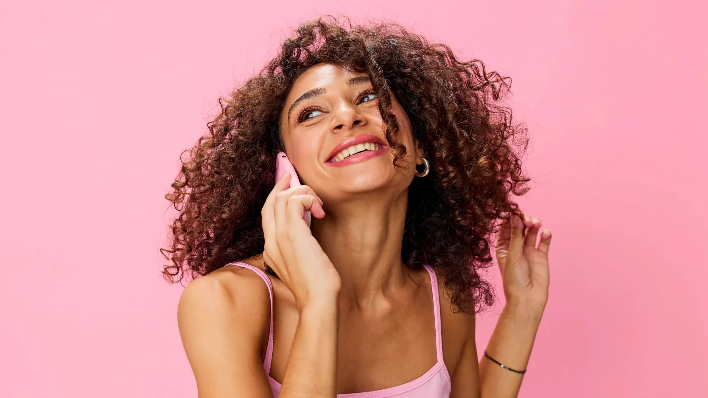 Bagaimana Cara Merawat Rambut Keriting yang Kering? Ini Jawabannya