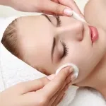 Facial Treatment untuk Membersihkan Pori-Pori Wajah Secara Mendalam