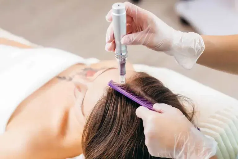 Cari Treatment Rambut Ketombe Membandel? Ini Solusi Ampuh di Klinik!