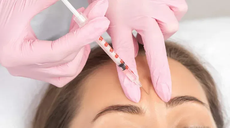 Kerutan di Dahi Mengganggu? Ini Solusi Cepatnya dengan Botox Wajah