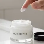 Moisturizer untuk Kulit Berminyak dan Pori-Pori Besar: Cara Pilih yang Tepat & Rekomendasinya