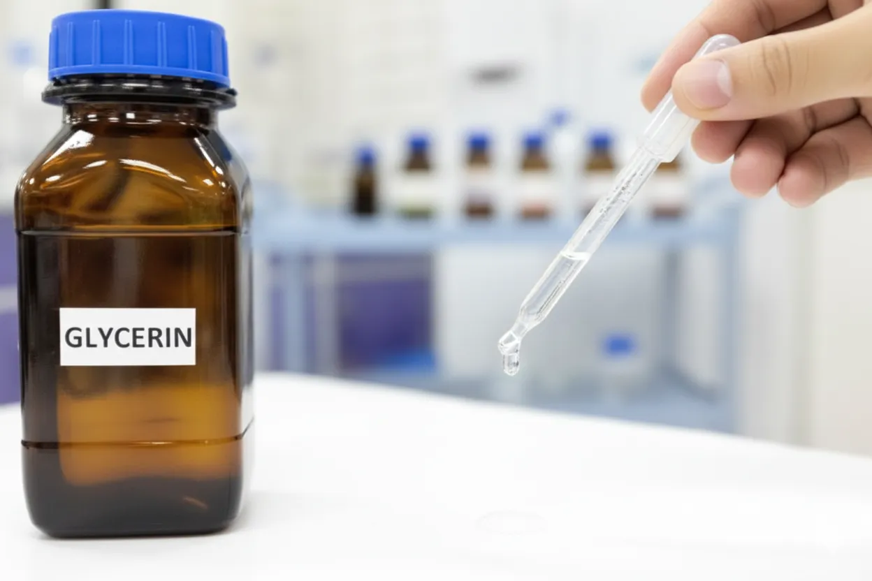 7 Manfaat Utama Glycerin untuk Mengatasi Kulit Kering & Kusam