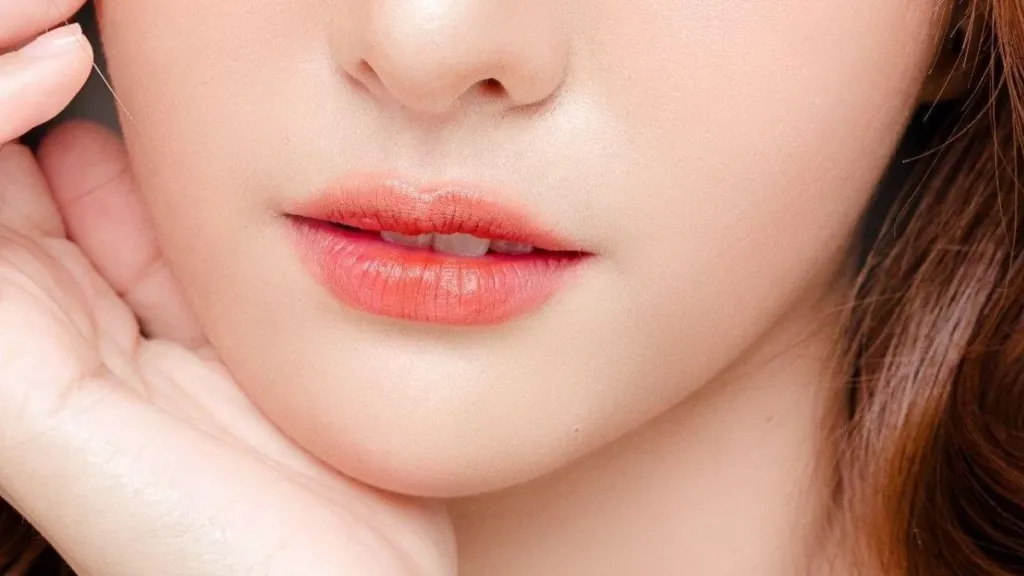 Bibir Gelap Saat Puasa? Ini Cara Membuatnya Pink Alami dengan Pink Lips Laser Treatment