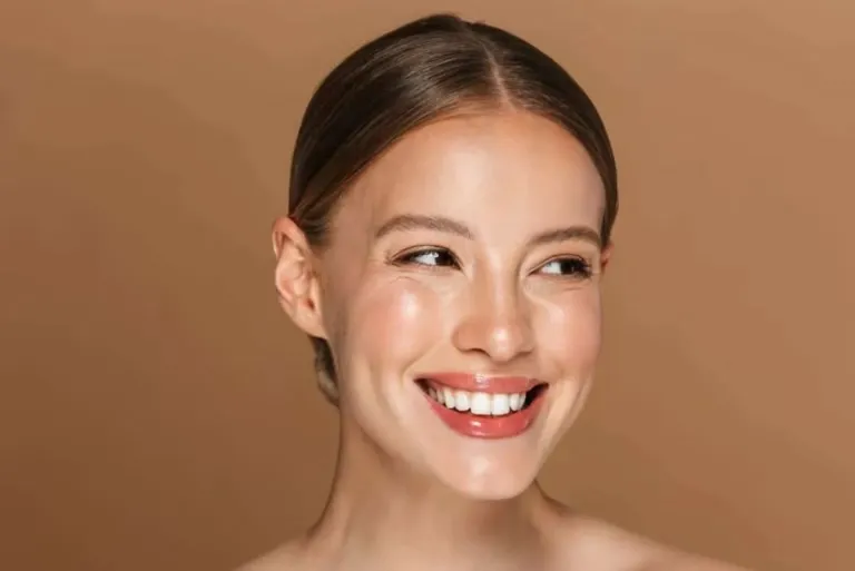 7 Cara Efektif Menghilangkan Smile Line agar Wajah Tampak 10 Tahun Lebih Muda