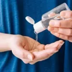 Baby Oil Untuk Wajah Bisa Hilangkan Jerawat? Cek Faktanya di Sini
