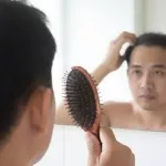 15 Cara Mengobati Kebotakan Dini Pria & Wanita, Efektif!