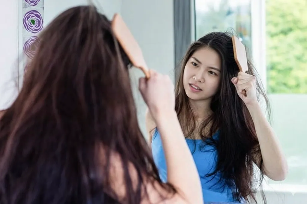 5 Cara Ampuh Mengatasi Rambut Mengembang Agar Lebih Jatuh & Lembut Seketika
