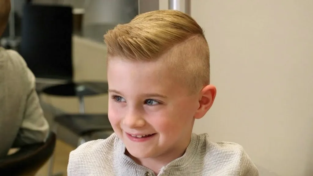 Anak dengan model rambut undercut