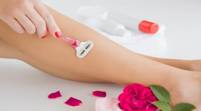 8 Cara Menghilangkan Bulu Kaki, Mana yang Paling Efektif?