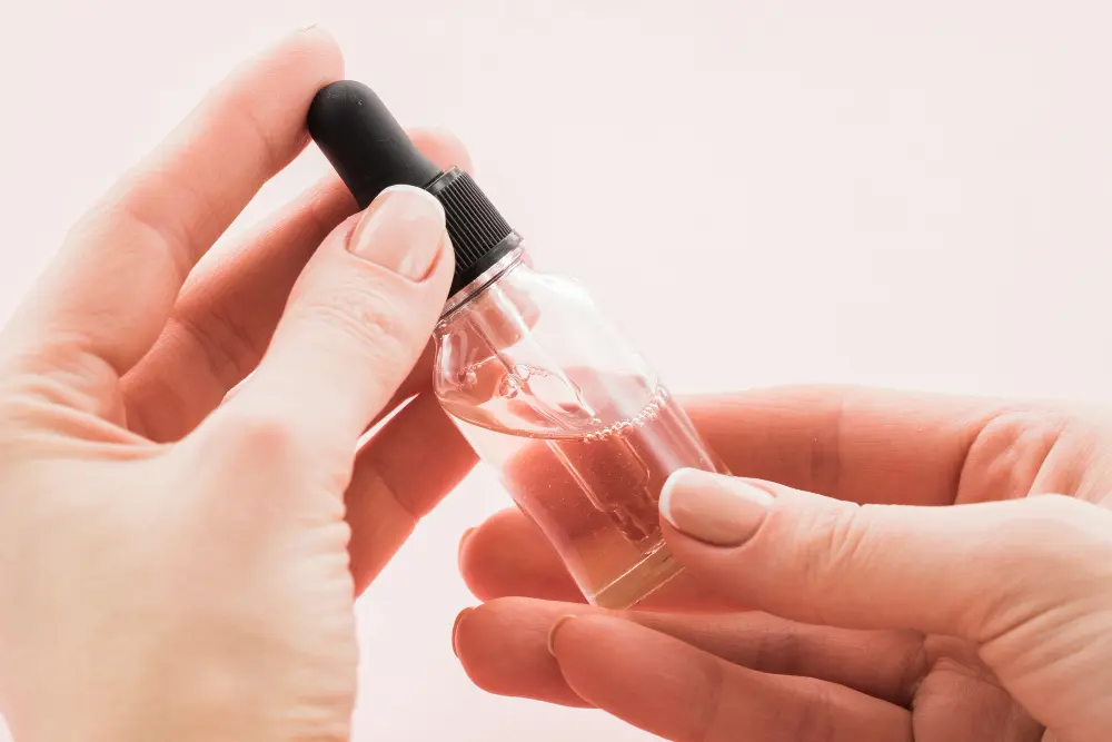 Retinoid: Manfaat, Jenis, Cara Kerja, Dosis, dan Efek Samping yang Perlu Diketahui