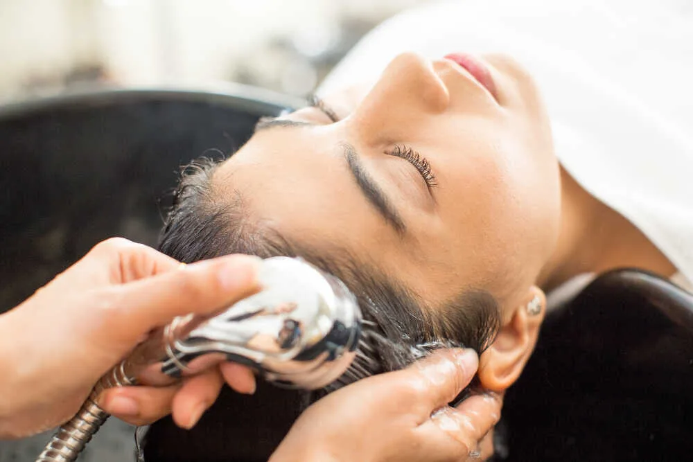 Onsen Spa Rambut: Tren Perawatan Kulit Kepala ala Jepang, Apa Manfaatnya?