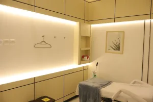 Ruang Tindakan SOZO Skin Clinic Cirebon