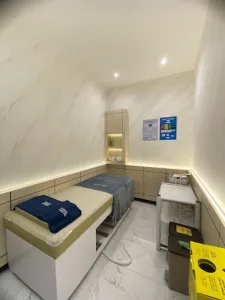 Ruang Tindakan SOZO Skin Clinic Summarecon
