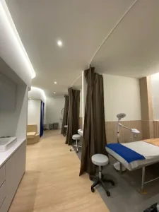Ruang Tindakan SOZO Skin Clinic Tanjung Duren