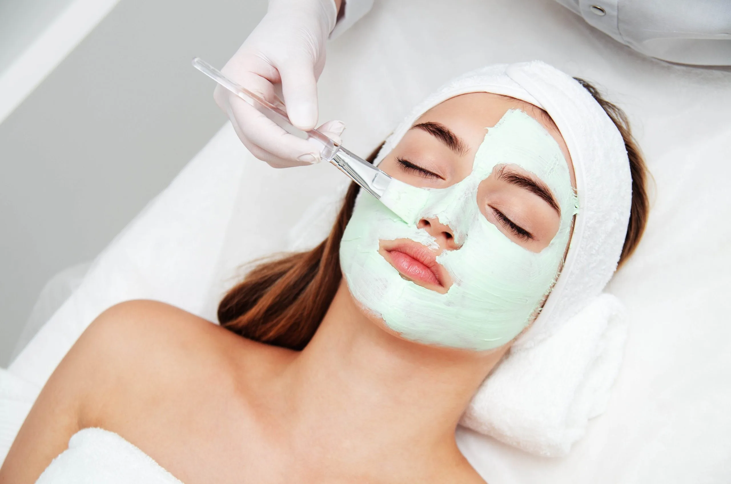 Deep Cleansing Facial: Apa Manfaatnya untuk Kulit Wajah?