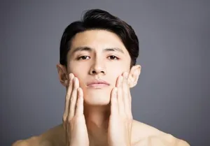 Ilustrasi Pria Menggunakan Skincare